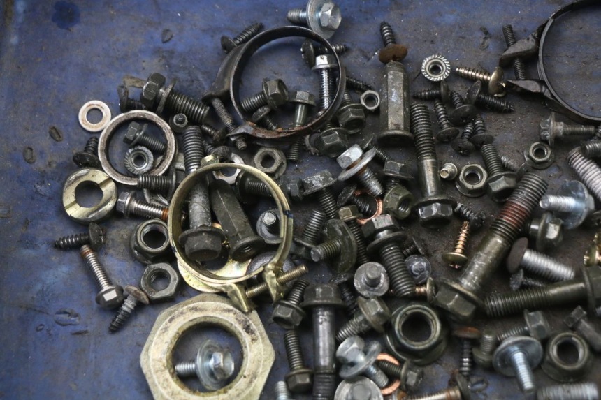 photo de TORBA ZESTAW ŚRUB I WKRĘTÓW SYM FIDDLE 2 50 (2008 - 2013) - Szczegół części