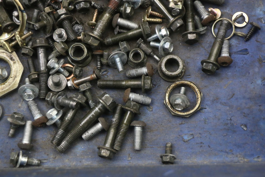 photo de TORBA ZESTAW ŚRUB I WKRĘTÓW SYM FIDDLE 2 50 (2008 - 2013) - Zbliżenie techniczne