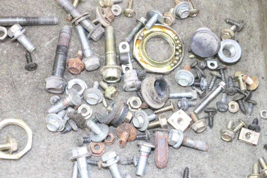 photo de TORBA ZESTAW ŚRUB I WKRĘTÓW SYM FIDDLE 2 50 (2008 - 2013) - Szczegół części