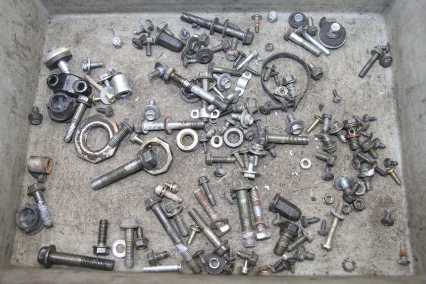 photo de TORBA ZESTAW ŚRUB I WKRĘTÓW SYM FIDDLE 2 S 125 (2012 - 2014) - Widok główny