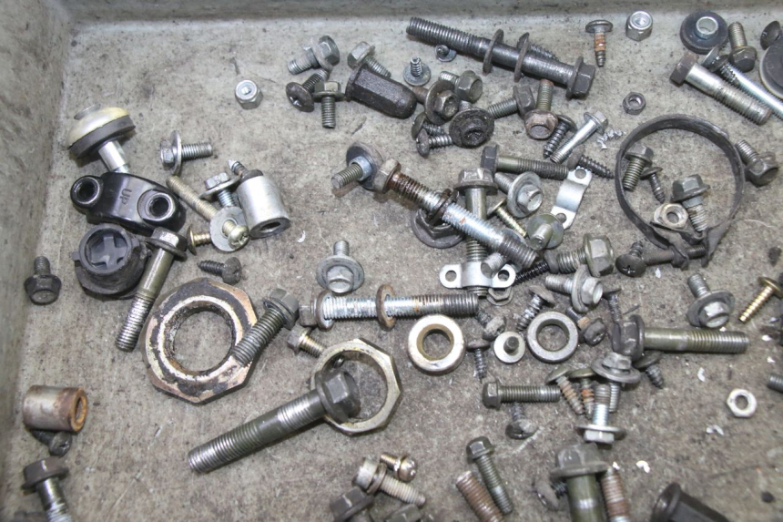 photo de TORBA ZESTAW ŚRUB I WKRĘTÓW SYM FIDDLE 2 S 125 (2012 - 2014) - Szczegół części