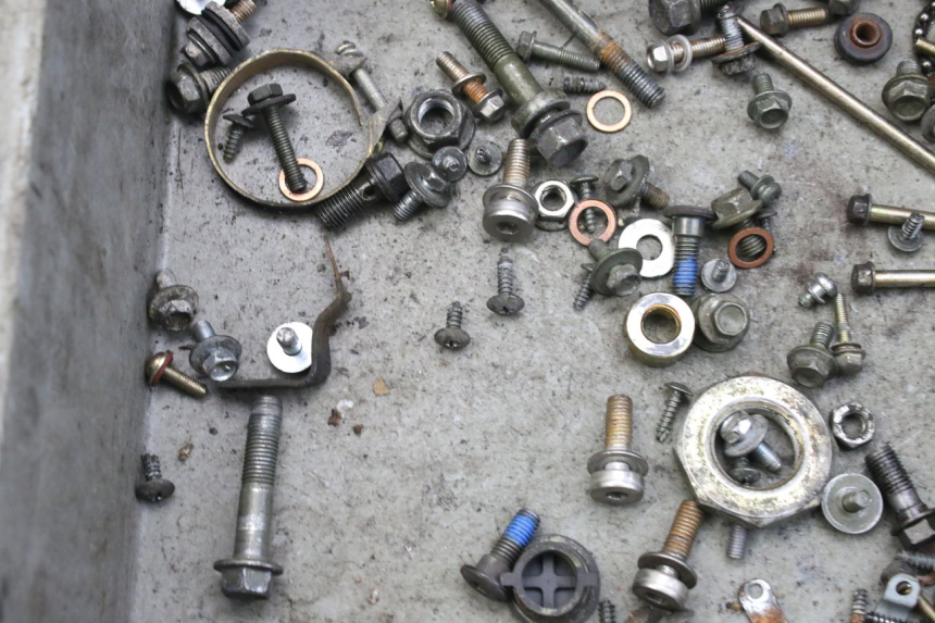 photo de WOREK ŚRUB I WKRĘTÓW SYM FIDDLE 3 III 125 (2014 - 2020) - Zoom stanu zużycia