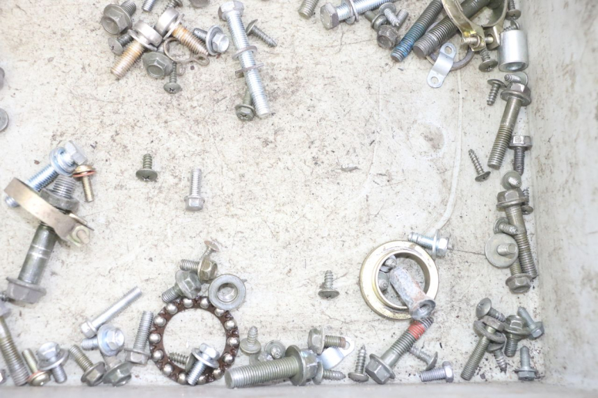 photo de WOREK ŚRUB I WKRĘTÓW SYM FIDDLE 3 III 50 (2014 - 2020) - Zoom stanu zużycia