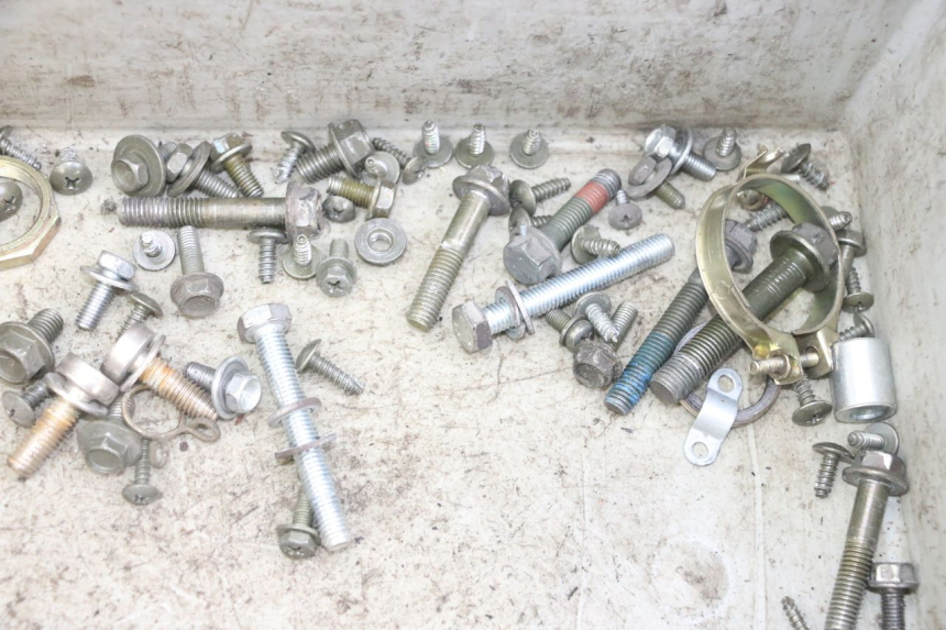 photo de WOREK ŚRUB I WKRĘTÓW SYM FIDDLE 3 III 50 (2014 - 2020) - Inny kąt widzenia