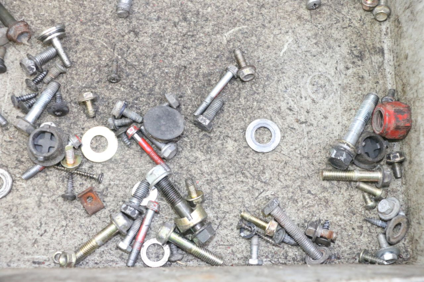 photo de WOREK ŚRUB I WKRĘTÓW SYM FIDDLE 125 (2008 - 2010) - Zoom stanu zużycia