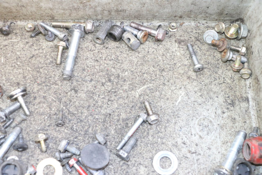 photo de WOREK ŚRUB I WKRĘTÓW SYM FIDDLE 125 (2008 - 2010) - Inny kąt widzenia