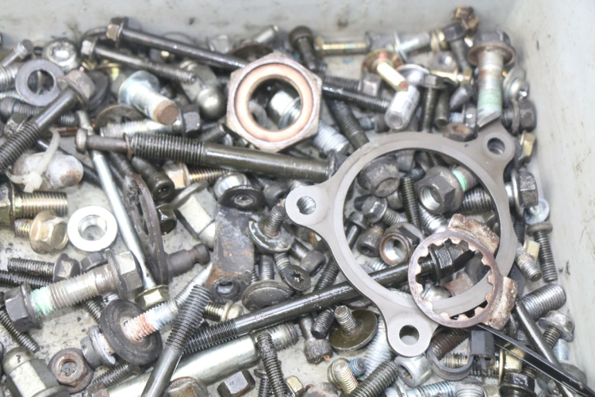 photo de WOREK ŚRUB I ŚRUBEK YAMAHA FJ 3CX 1200 (1986 - 1996) - Inny kąt widzenia