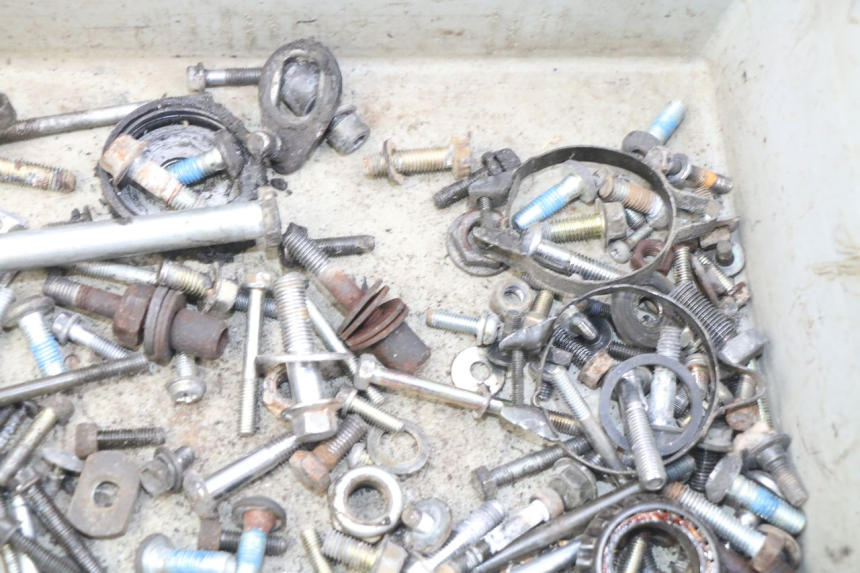 photo de WOREK ŚRUB I ŚRUBEK YAMAHA FJ 3CX 1200 (1986 - 1996) - Inny kąt widzenia