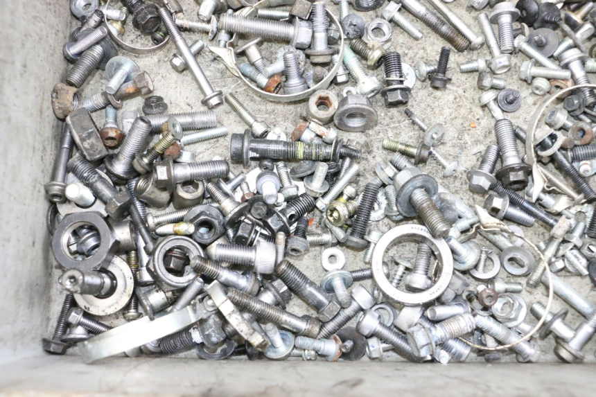 photo de WOREK ŚRUB I ŚRUBEK YAMAHA FJR ABS 1300 (2006 - 2012) - Inny kąt widzenia