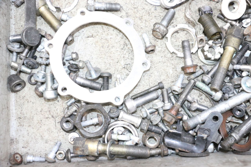 photo de WOREK ŚRUB I ŚRUBEK YAMAHA FJR ABS 1300 (2006 - 2012) - Inny kąt widzenia