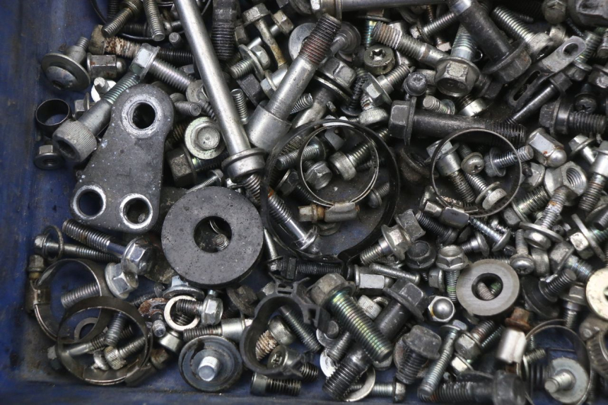 photo de WOREK ŚRUB I WKRĘTÓW HONDA FJS SILVER WING SILVERWING 400 (2005 - 2008) - Inny kąt widzenia