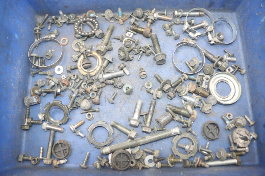 photo de WOREK ŚRUB I WKRĘTÓW MBK FLAME X 125 (2004 - 2007) - Widok główny