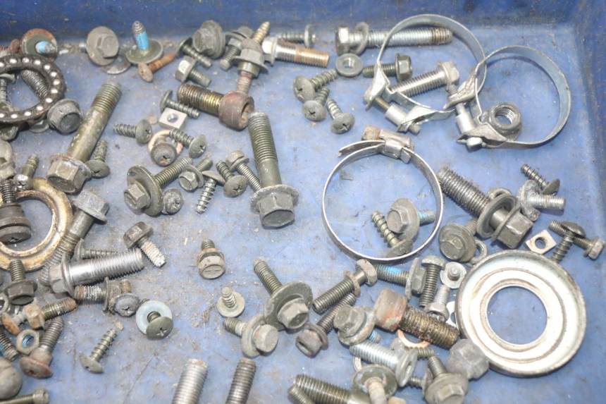 photo de WOREK ŚRUB I WKRĘTÓW MBK FLAME X 125 (2004 - 2007) - Zoom stanu zużycia