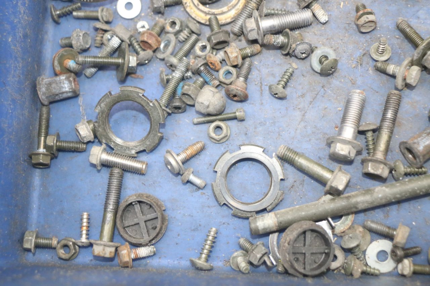 photo de WOREK ŚRUB I WKRĘTÓW MBK FLAME X 125 (2004 - 2007) - Inny kąt widzenia