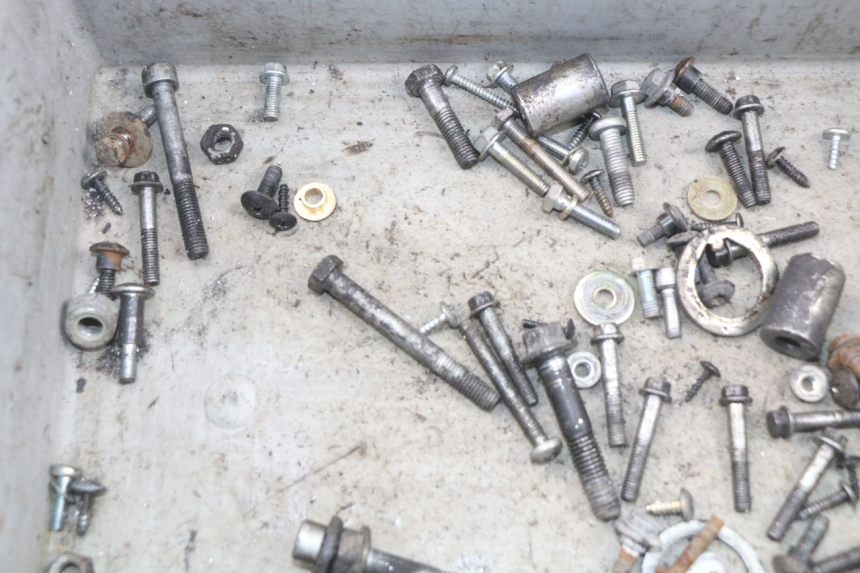 photo de TORBA ZESTAW ŚRUB I WKRĘTÓW PIAGGIO FLY 2T 50 (2004 - 2017) - Inny kąt widzenia