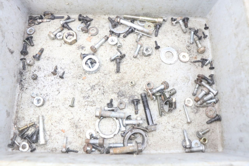 photo de TORBA ZESTAW ŚRUB I WKRĘTÓW PIAGGIO FLY 2T 50 (2004 - 2017) - Widok główny