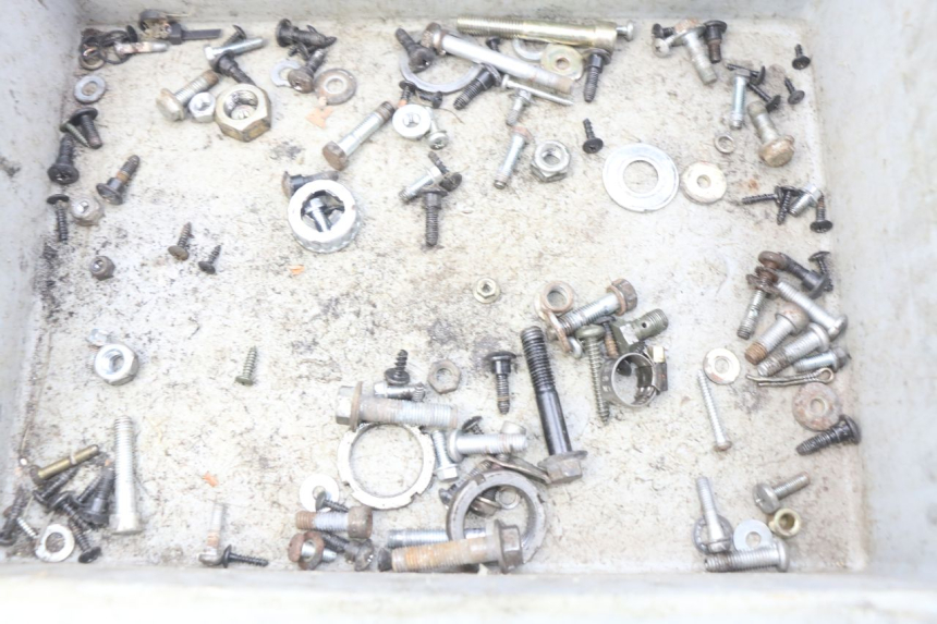 photo de TORBA ZESTAW ŚRUB I WKRĘTÓW PIAGGIO FLY 2T 50 (2004 - 2017) - Szczegół części