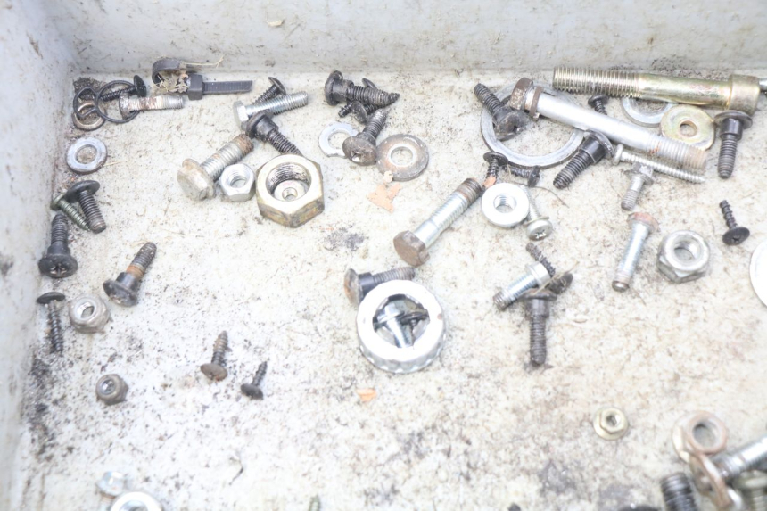 photo de TORBA ZESTAW ŚRUB I WKRĘTÓW PIAGGIO FLY 2T 50 (2004 - 2017) - Inny kąt widzenia