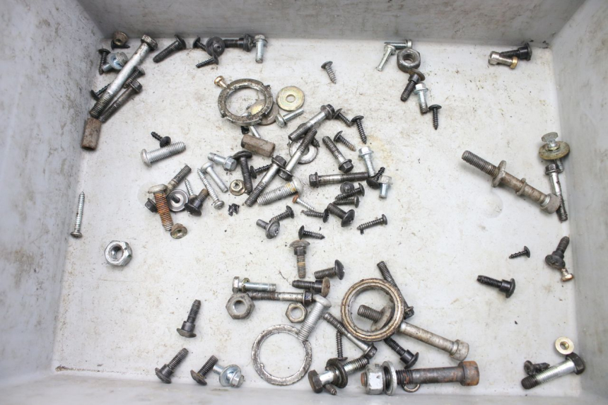 photo de TORBA ZESTAW ŚRUB I WKRĘTÓW PIAGGIO FLY 2T 50 (2004 - 2017) - Szczegół części