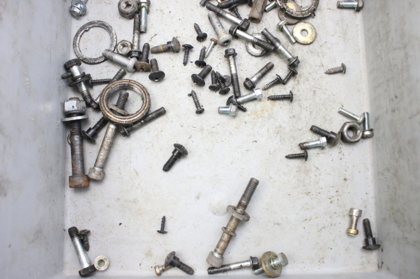 photo de TORBA ZESTAW ŚRUB I WKRĘTÓW PIAGGIO FLY 2T 50 (2004 - 2017) - Inny kąt widzenia