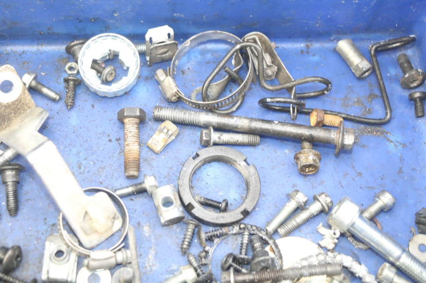 photo de WOREK ŚRUB I WKRĘTÓW PIAGGIO FLY 4T 50 (2013 - 2017) - Inny kąt widzenia