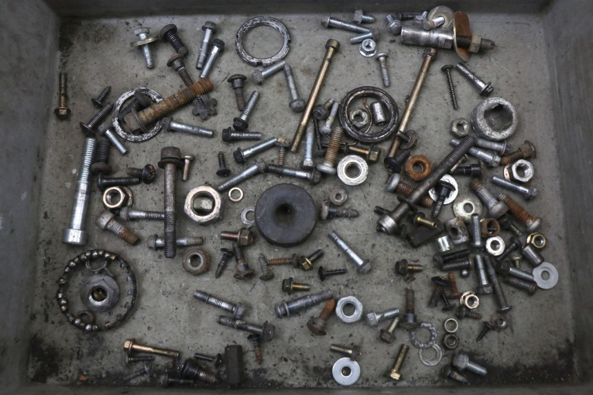 photo de TORBA ZESTAW ŚRUB I WKRĘTÓW PIAGGIO FLY 4T 50 (2004 - 2010) - Widok główny