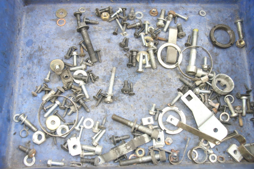 photo de WOREK ŚRUB I WKRĘTÓW PIAGGIO FLY 125 (2005 - 2012) - Szczegół części