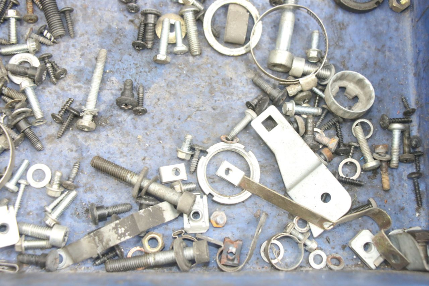 photo de WOREK ŚRUB I WKRĘTÓW PIAGGIO FLY 125 (2005 - 2012) - Zoom stanu zużycia