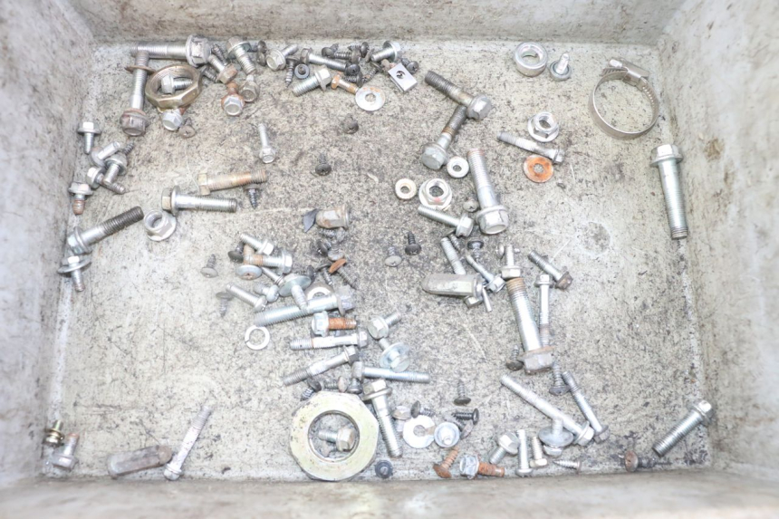 photo de WOREK ŚRUB I ŚRUBEK VENESI FLY RETRO 4T 50 (2020 - 2025) - Widok główny