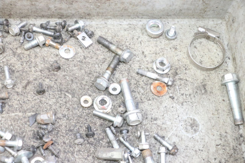 photo de WOREK ŚRUB I ŚRUBEK VENESI FLY RETRO 4T 50 (2020 - 2025) - Inny kąt widzenia