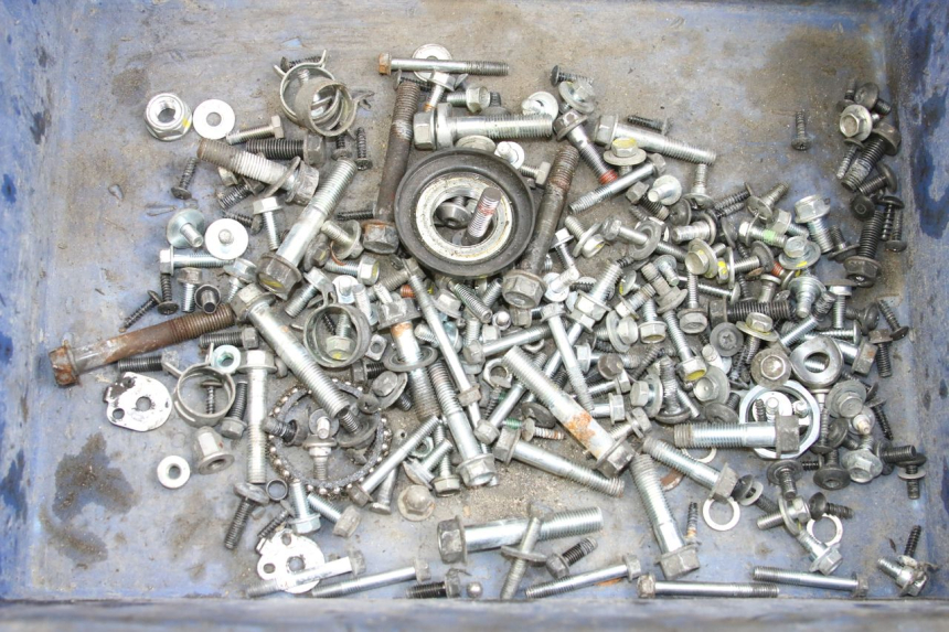 photo de WOREK Z ŚRUBAMI I WKRĘTAMI HONDA FORZA 125 (2015 - 2016) - Szczegół części