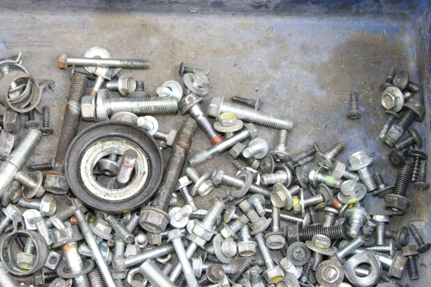 photo de WOREK Z ŚRUBAMI I WKRĘTAMI HONDA FORZA 125 (2015 - 2016) - Zoom stanu zużycia