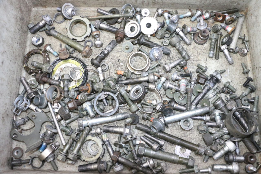 photo de WOREK ŚRUB I ŚRUBEK YAMAHA FZ6 FAZER S2 600 (2007 - 2011) - Szczegół części