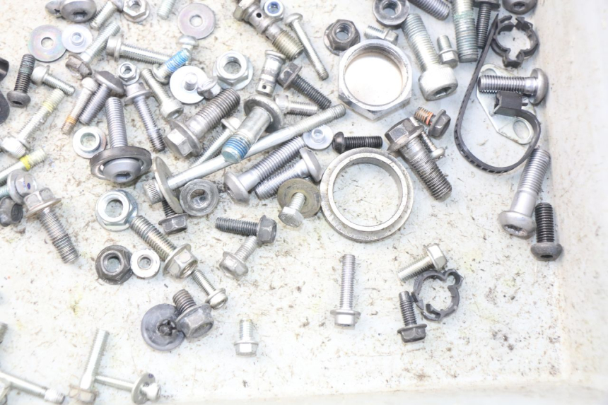 photo de WOREK ŚRUB I ŚRUBEK YAMAHA FZ8 800 (2010 - 2016) - Zoom stanu zużycia