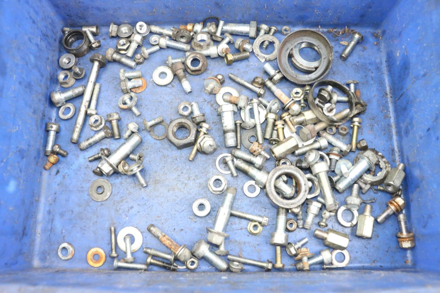 photo de WOREK ŚRUB I WKRĘTÓW HYOSUNG GF 125 (2001 - 2005) - Widok główny