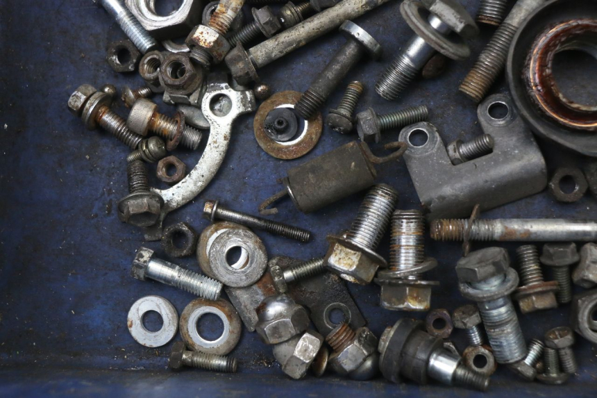 photo de WOREK ŚRUB I ŚRUBEK SUZUKI GN 125 (1997 - 2000) - Inny kąt widzenia