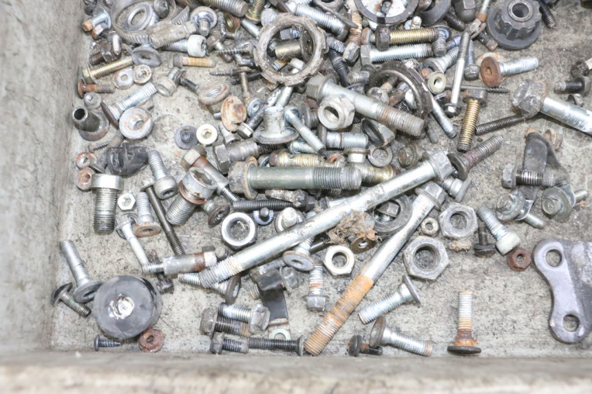 photo de WOREK ŚRUB I WKRĘTÓW KAWASAKI GPX R WARBIRD 600 (1988 - 1993) - Inny kąt widzenia