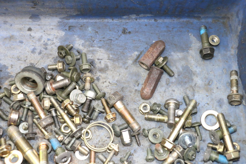 photo de WOREK ŚRUB I ŚRUBEK KYMCO GRAND DINK 125 (2008 - 2014) - Inny kąt widzenia