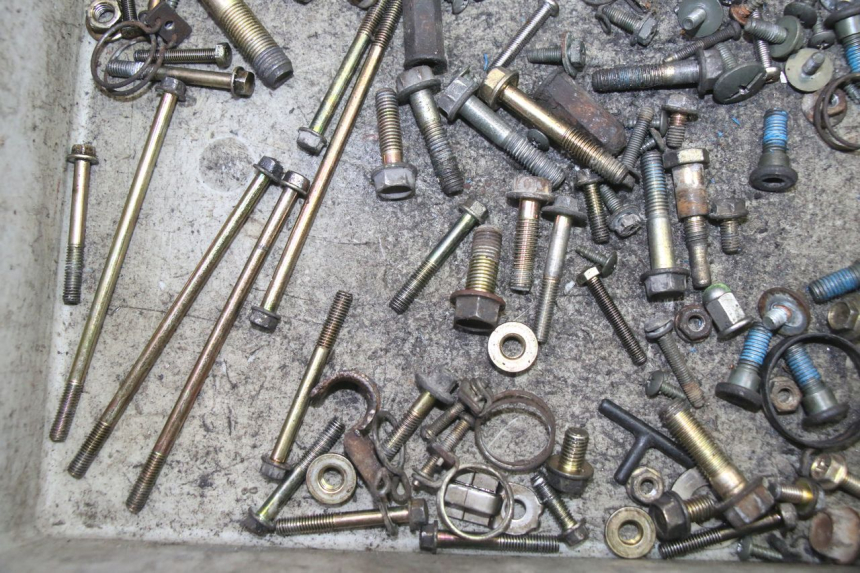 photo de WOREK ŚRUB I ŚRUBEK KYMCO GRAND DINK 125 (2008 - 2014) - Inny kąt widzenia