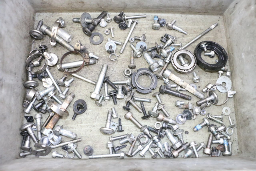 photo de WOREK ŚRUB I WKRĘTÓW SUZUKI GSR 750 (2011 - 2017) - Widok główny