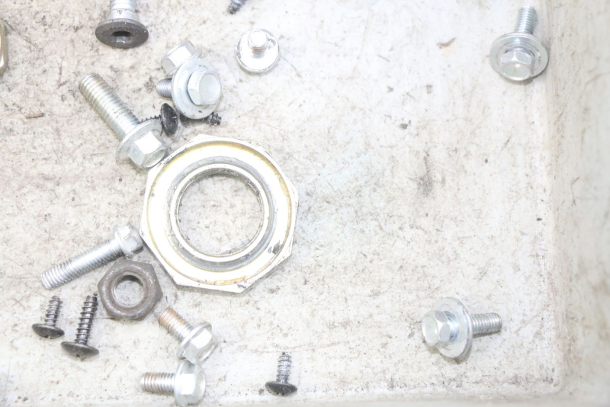 photo de TORBA ZESTAW ŚRUB I WKRĘTÓW JM MOTORS GT LINE 4T 50 (2021 - 2023) - Zoom stanu zużycia