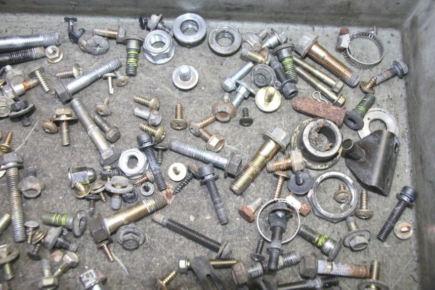 photo de WOREK ŚRUB I WKRĘTÓW SYM GTS EVO 125 (2009 - 2013) - Zoom stanu zużycia