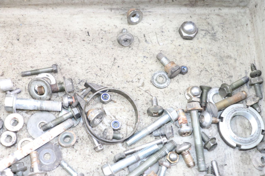 photo de WOREK ŚRUB I WKRĘTÓW SUZUKI GZ MARAUDER 125 (1998 - 2004) - Zoom stanu zużycia