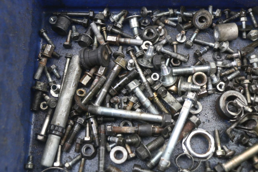 photo de WOREK ŚRUB I WKRĘTÓW HONDA CBR F 1000 (1993 - 1996) - Szczegół części