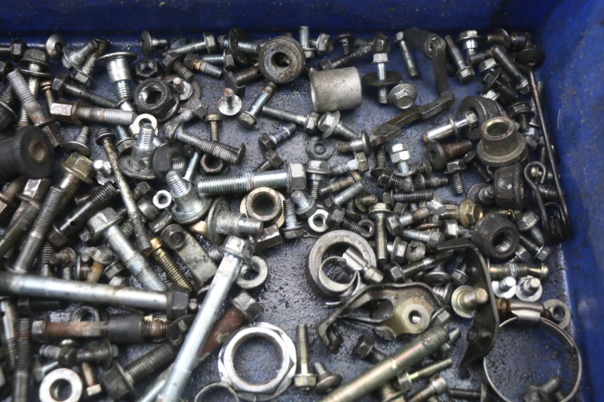 photo de WOREK ŚRUB I WKRĘTÓW HONDA CBR F 1000 (1993 - 1996) - Zoom stanu zużycia