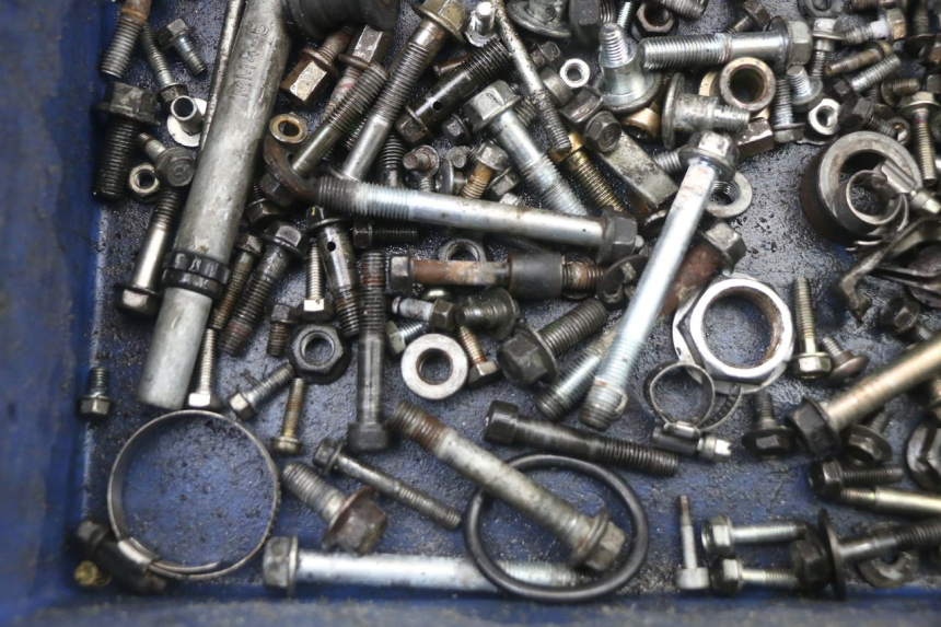 photo de WOREK ŚRUB I WKRĘTÓW HONDA CBR F 1000 (1993 - 1996) - Inny kąt widzenia