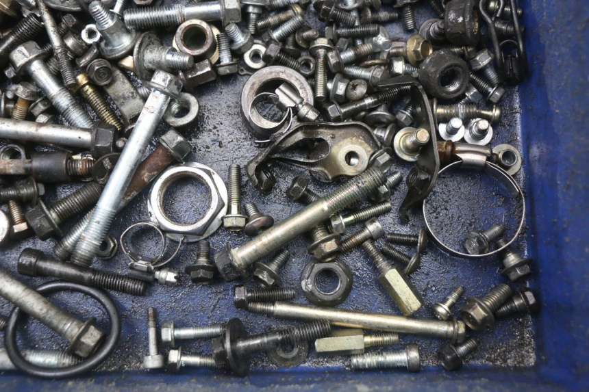 photo de WOREK ŚRUB I WKRĘTÓW HONDA CBR F 1000 (1993 - 1996) - Zbliżenie techniczne