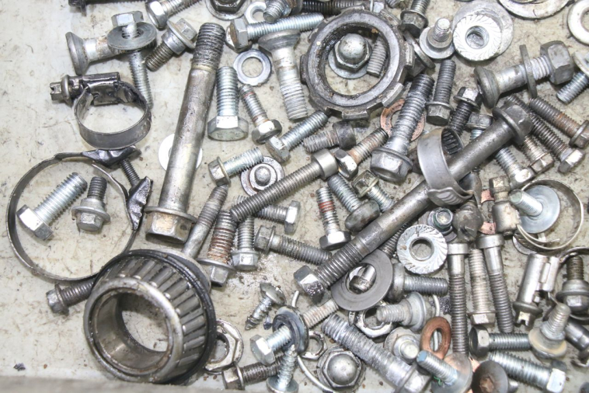 photo de WOREK ŚRUB I WKRĘTÓW HONDA CR 85 (2003 - 2007) - Inny kąt widzenia