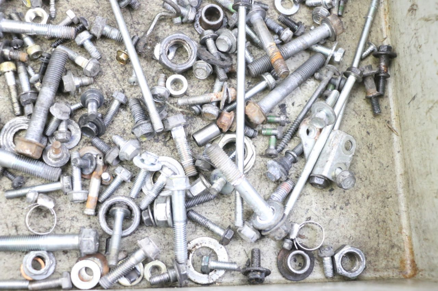 photo de WOREK Z ŚRUBAMI I ELEMENTAMI ZŁĄCZNYMI HONDA FES S-WING SWING ABS 125 (2007 - 2015) - Zoom stanu zużycia