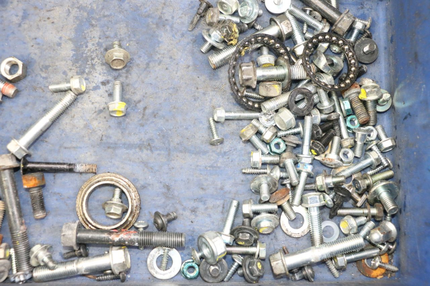 photo de WOREK ŚRUB I WKRĘTÓW HONDA PCX (JF57/JF64) 125 (2014 - 2018) - Zoom stanu zużycia